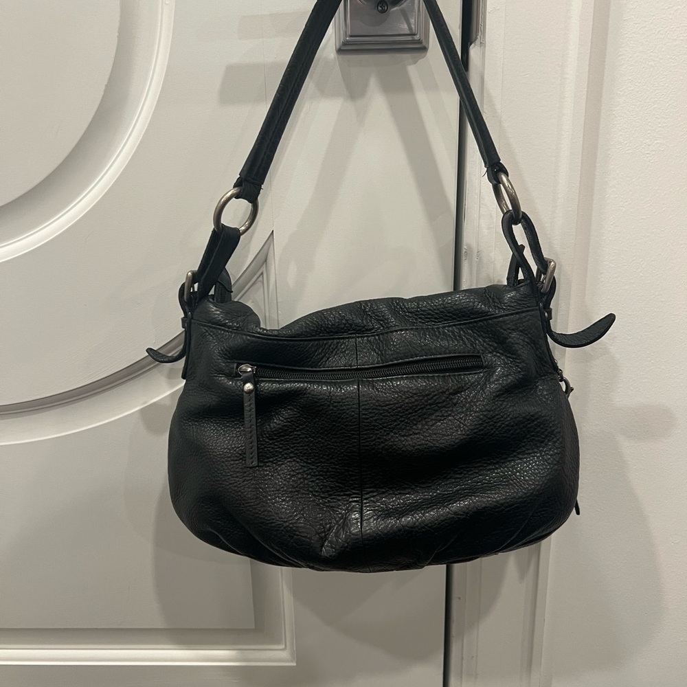 Elegant Black Leather Shoulder Bag - Picture 3 of 5